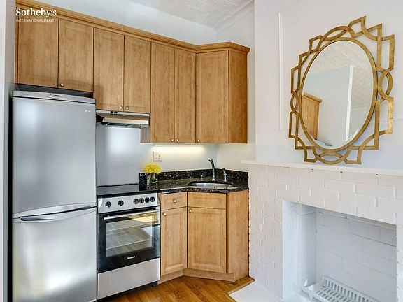 4th image of 1 Horatio St #2
