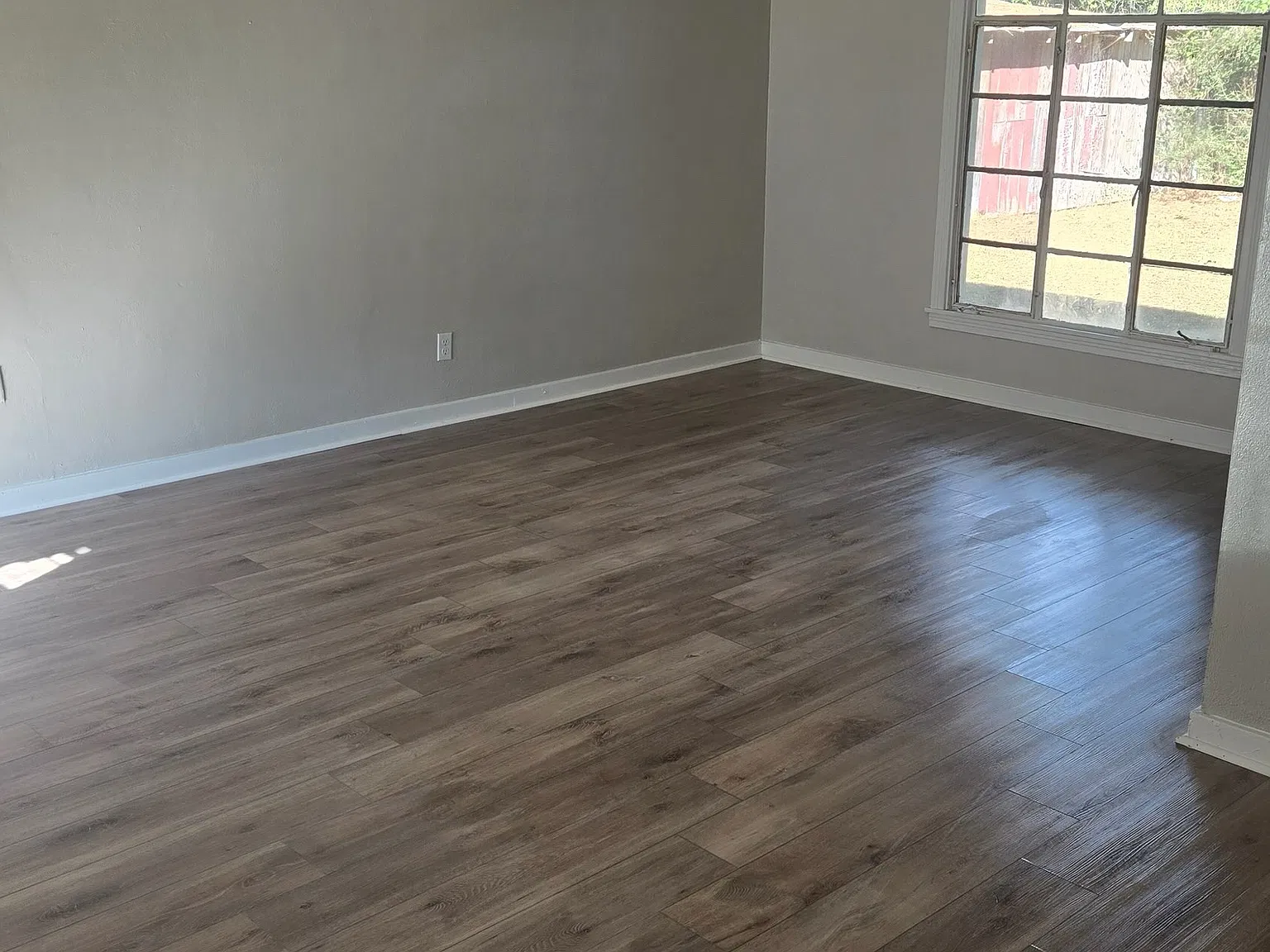 3 bed, 1267 sqft, $1,250 — Photo 2