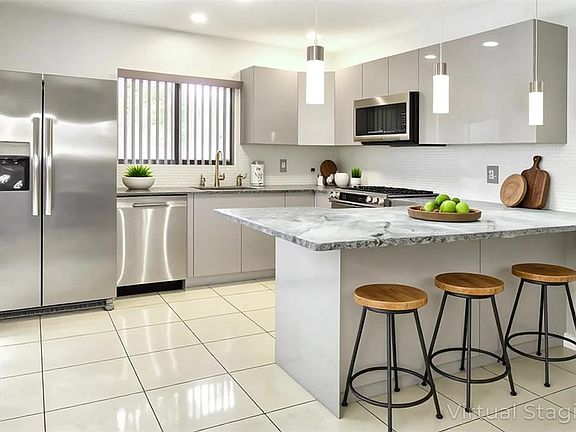 4th image of 15202 E POND WOODS DRIVE #9