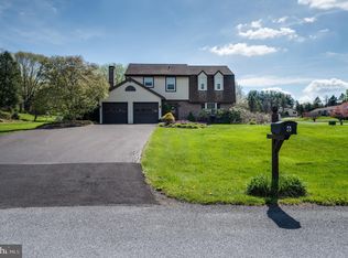 6 Guigley Dr, Mohnton, PA 19540