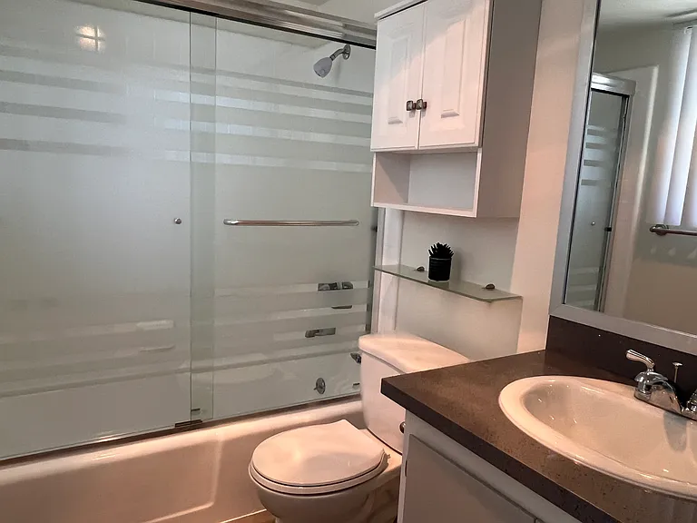 Newton Towers Apartments — Photo 7