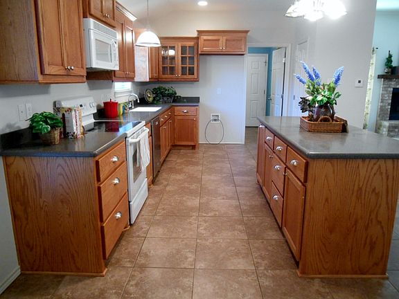 5th image of 3425 School House Dr