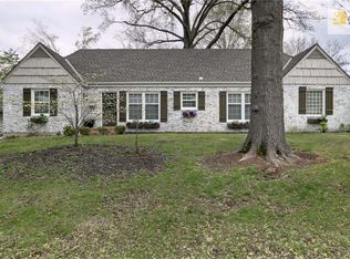 2030 W 84th Ter, Leawood, KS 66206