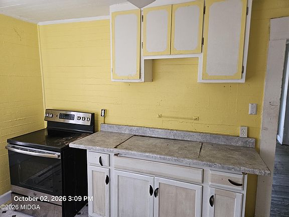 5th image of 716 Carmen Pl