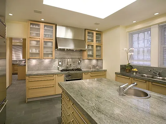 Sold by Sotheby's International Realty | media 9