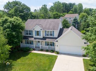 66 Greystone Ct NE, Rockford, MI