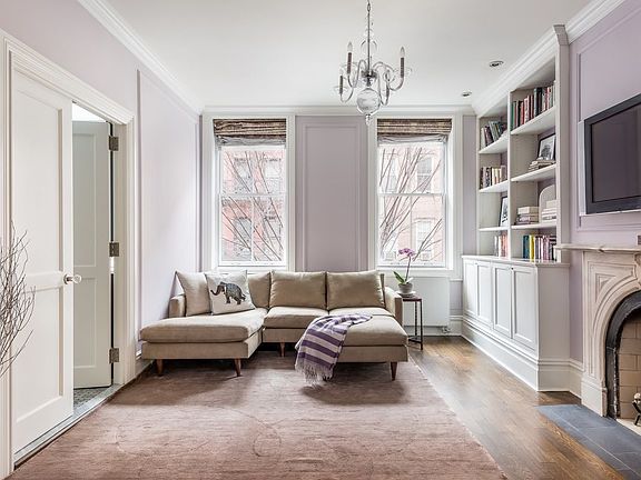 3rd image of 149 W 10th St