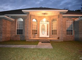 1506 Pelican Point Dr, Cantonment, FL 32533