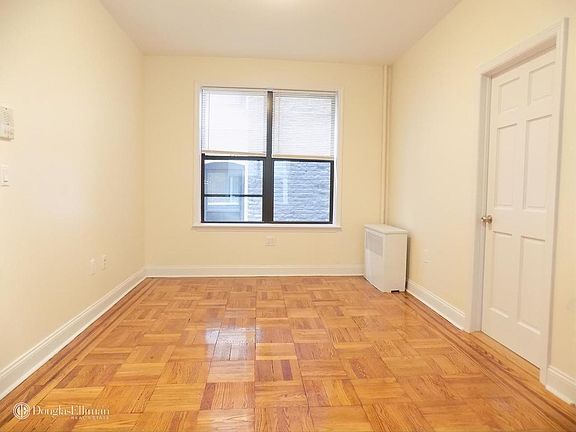 4th image of 2817 33rd St APT 2F