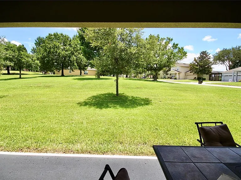 1073 Cavan Dr — Photo 35