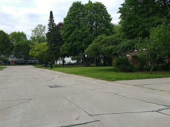 4th image of 6748 Vachon Dr