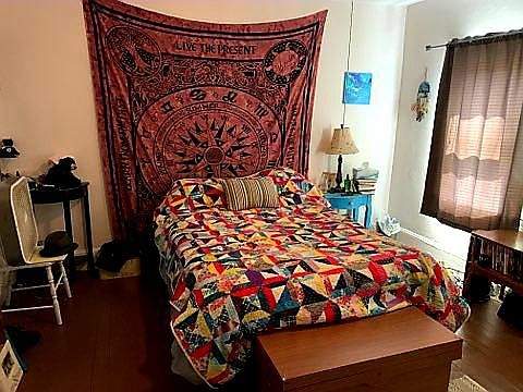Bedroom (pic 1)
