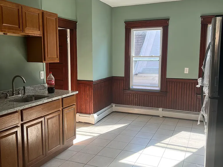 6 Euclid Ave #3 — Photo 2