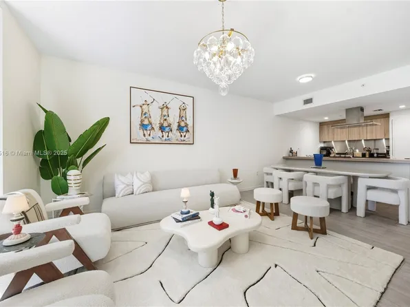 1000 Brickell Plz #2805, Miami, FL 33131