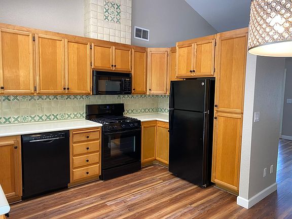 3rd image of 185 Eagle Dr