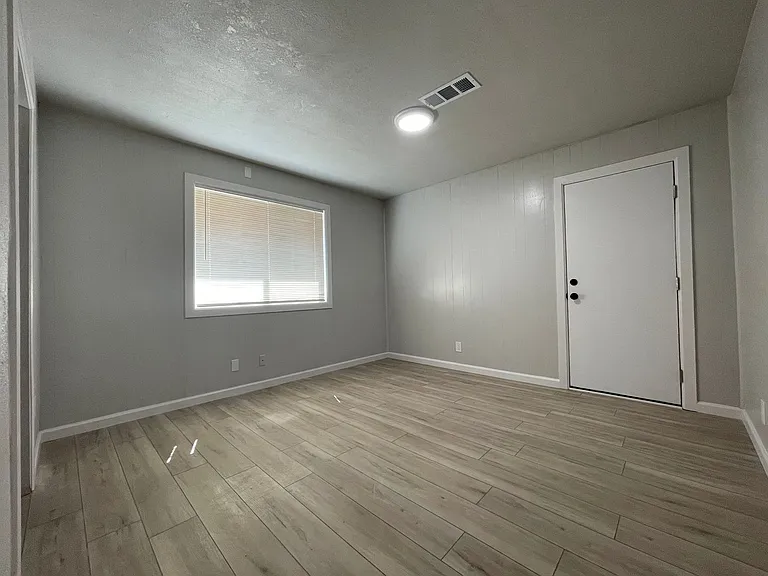 3214 Drexel Ave — Photo 2
