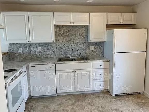 3rd image of 4238 Greenbriar Blvd