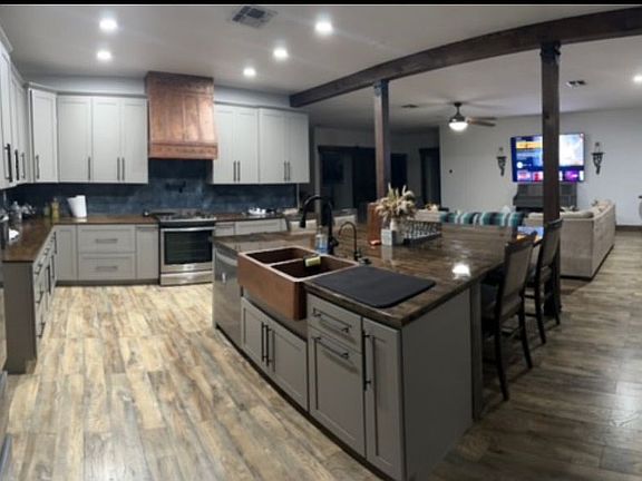 2nd image of 611 Sunshine Mdw