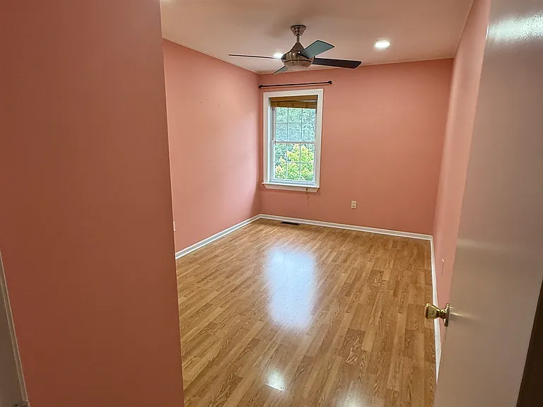 155 Liberty Dr — Photo 14
