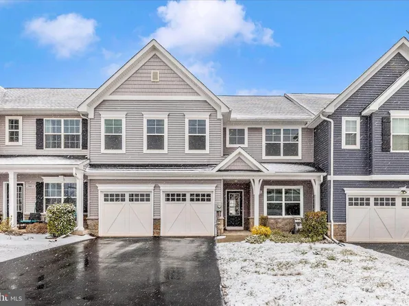 2805 Hillfield Dr, Frederick, MD 21702