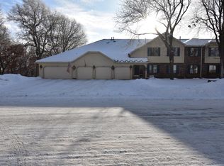 2622 Lake Court Dr #22, Mounds View, MN 55112