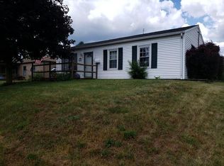 568 Ridgefield Rd, Newark, OH 43055