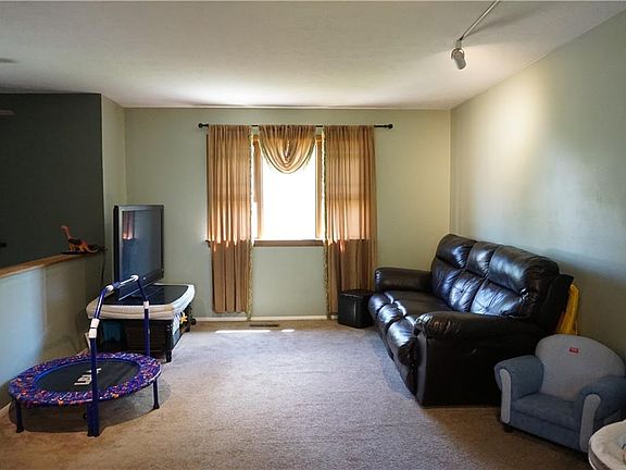 4th image of 342 Bettie Ln