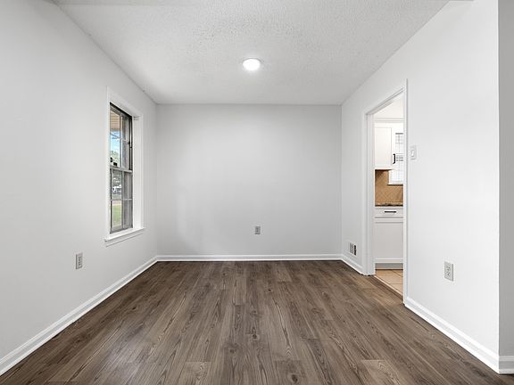 4th image of 7015 Canehill Ln