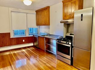 9 Thacher Ct #2, Boston, MA 02113