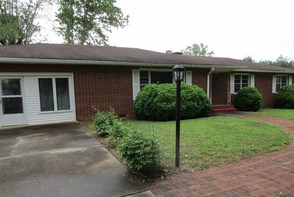 1st image of 1101 Lakeview Dr