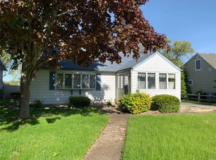 7 Oak Dr, Riverhead, NY 11901