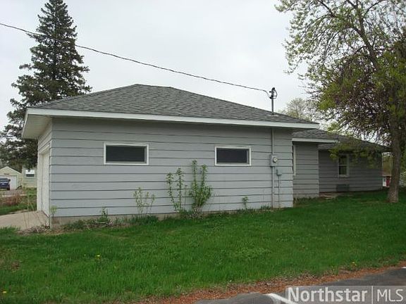 5th image of 211 Cedar Ave S