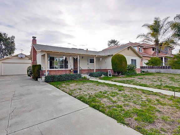2nd image of 572 Crawford Dr