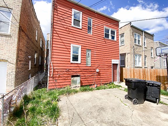 2nd image of 1409 N Leclaire Ave