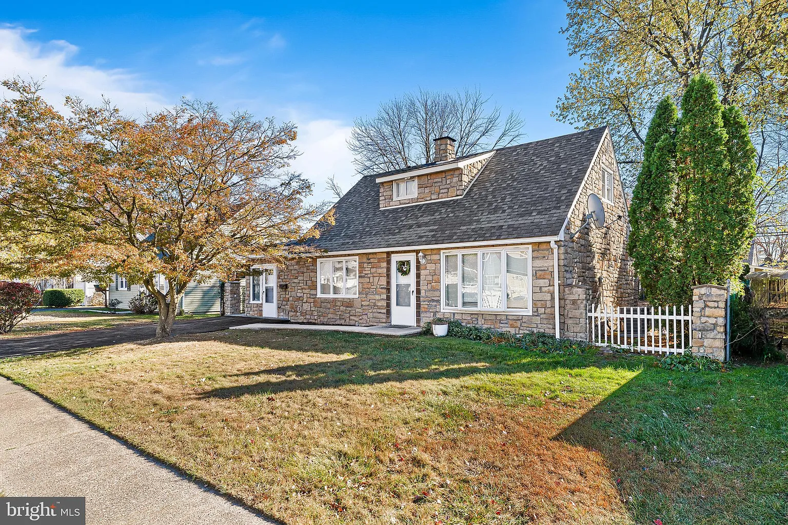 607 Benton Ln photo 1