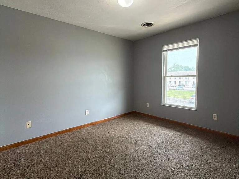 279 Woodridge Ct — Photo 14