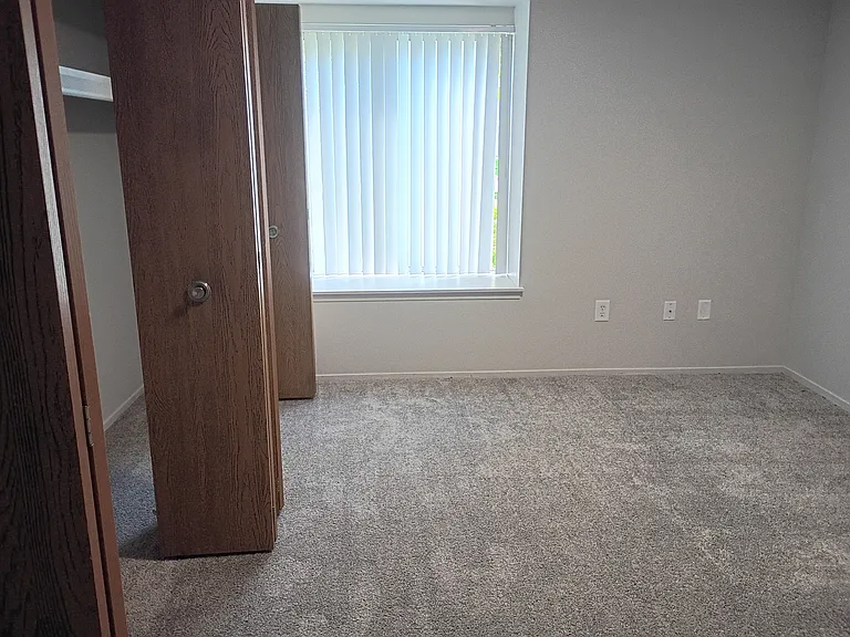Prentiss Pointe Apartments — Photo 112