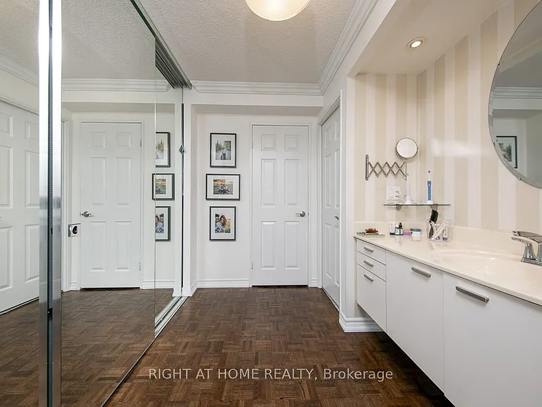 280 Simcoe St #1405 — Photo 28