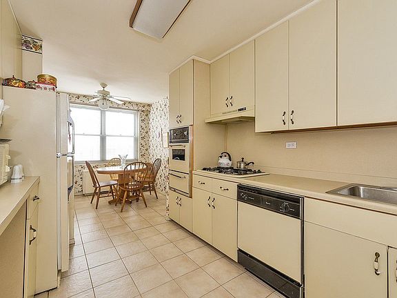 4th image of 7025 Yellowstone Blvd APT 8N