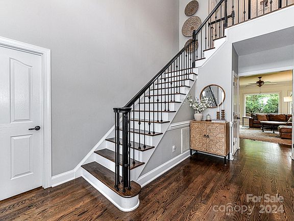4th image of 10501 Wynyates Ln