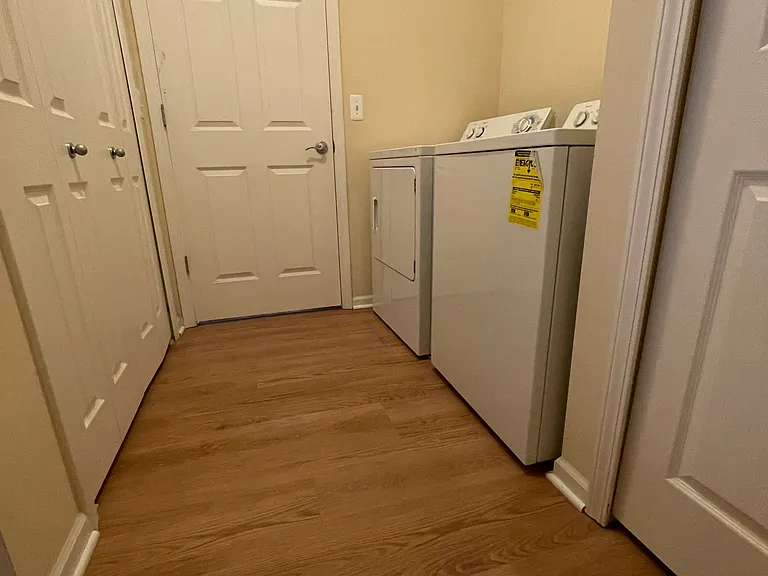 474 Village Dr — Photo 21