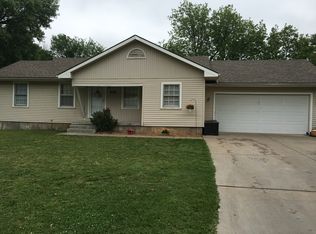 106 N Salina St, Haven, KS 67543