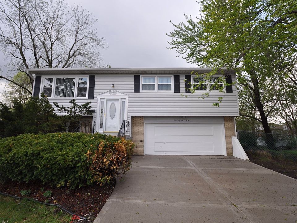 1st image of 16304 Parliament Ave