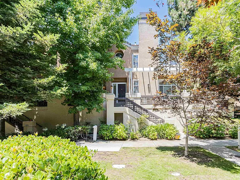 441 Camille Cir #12 — Photo 36