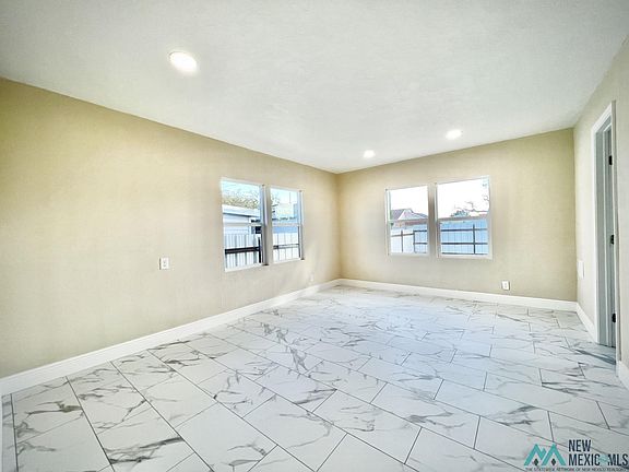 5th image of 445 W Berry Dr
