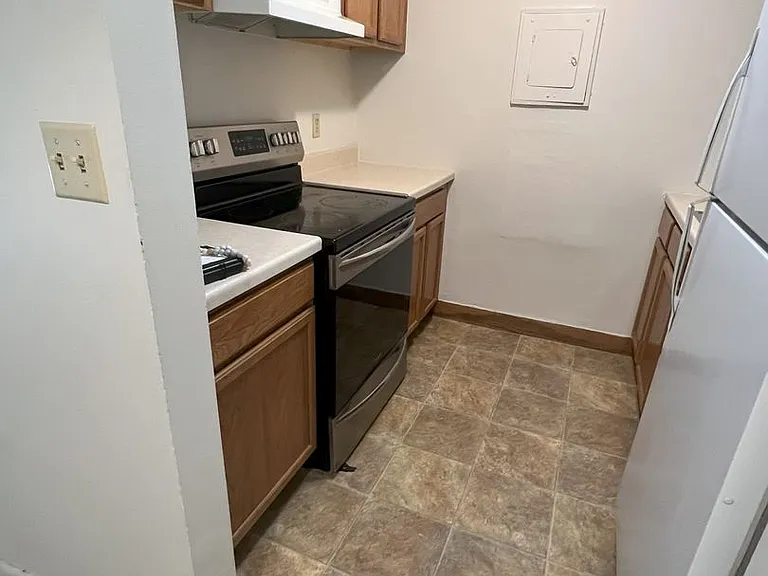 3203 Spring Valley Ln E — Photo 8