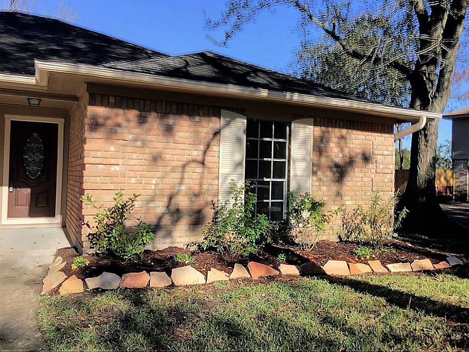 1st image of 245 Palm Aire Dr