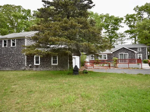 22 Canal St, Bourne, MA 02532