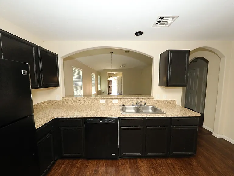 21430 Palma Grv — Photo 10