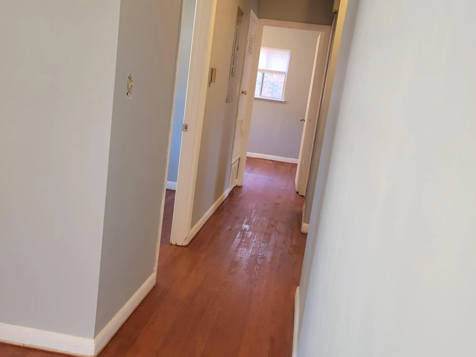 4910 Wellborn Dr — Photo 2